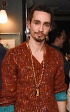 Robert Sheehan