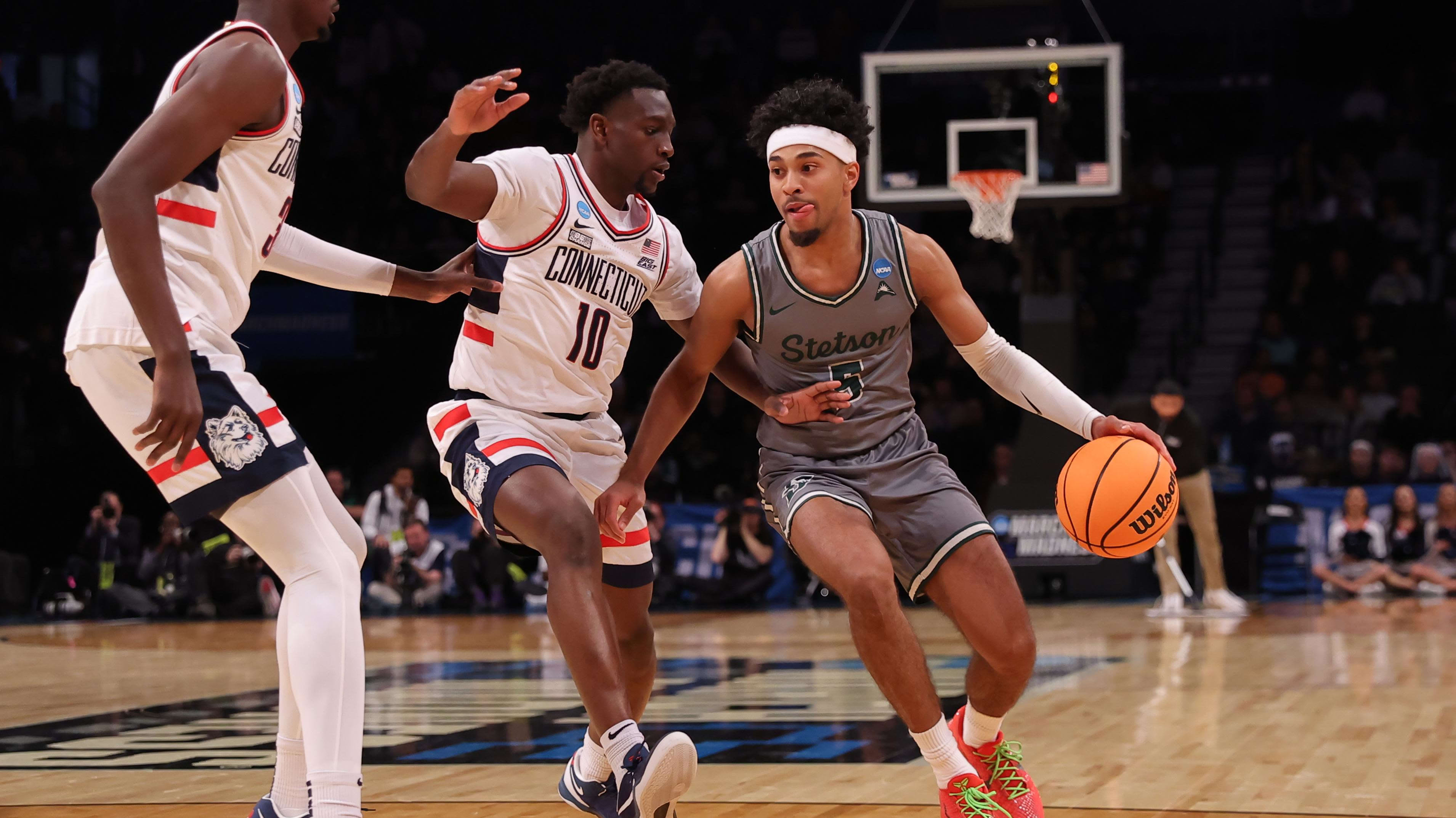 BYU Basketball Reportedly Makes the Top Five for Point Guard Jalen Blackmon