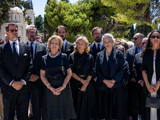 Sofia, Irène, Anne-Marie, Paul… La famille royale grecque soudée aux funérailles du prince Michel