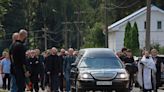 Mercenarios rusos se reúnen en el funeral del jefe de logística de Prigozhin