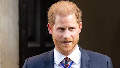 Prince Harry 'letting history repeat itself' as he 'fights battle' with Royals