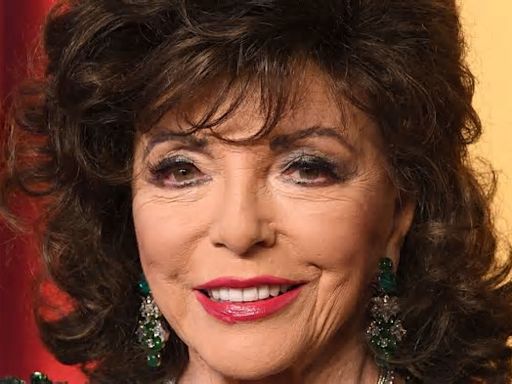 Joan Collins, 90, looks unrecognisable as a teenager in incredible throwback photo