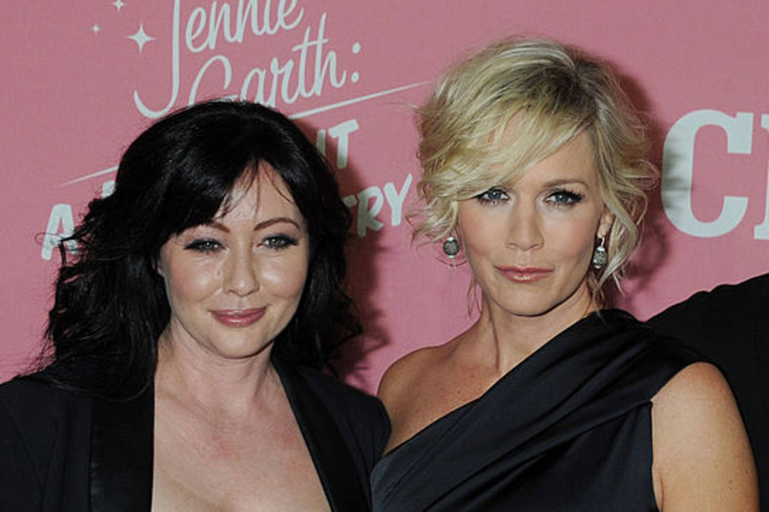 Jennie Garth shares the '90210' group chat's reaction to Shannen Doherty's death