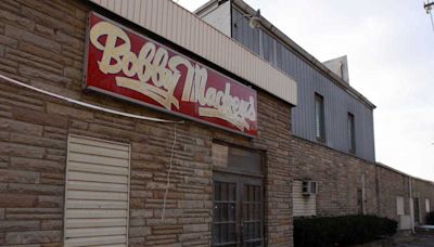 Bobby Mackey's to auction off items ahead of demolition, including mechanical bull