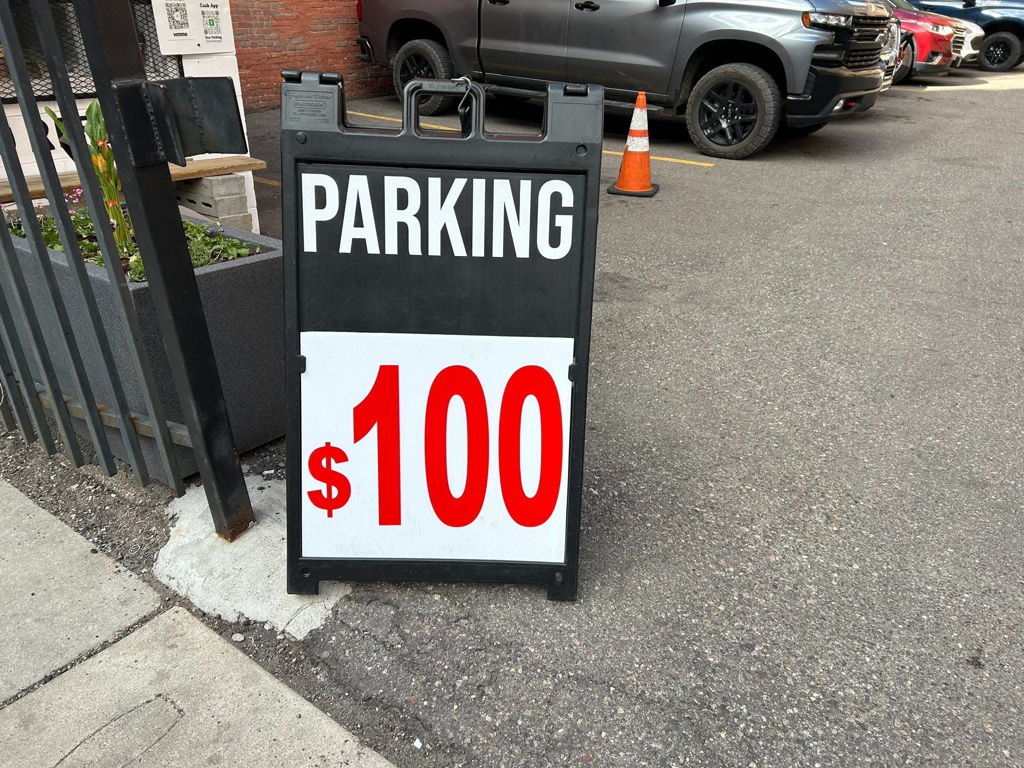 Detroit parking costs at NFL draft reach $100: How to plan ahead, pay less