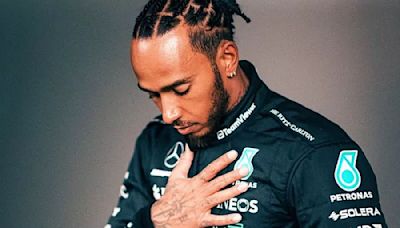 Hamilton vive una situación difícil en Mercedes tras su fichaje por Ferrari