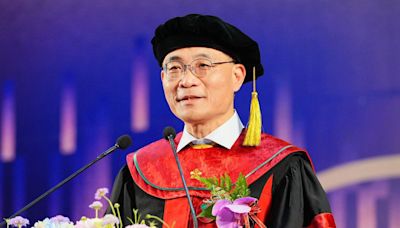 成功大學113級畢業典禮 校長沈孟儒勉勵畢業生發揮團隊合作、同理心及韌性
