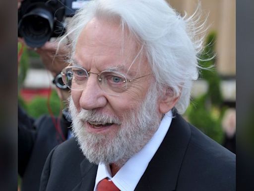 Legendary 'M.A.S.H.,' 'Invasion of the Body Snatchers,' 'Hunger Games' actor Donald Sutherland dies at 88