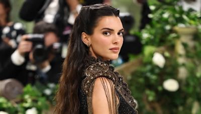 Kendall Jenner apuesta por un vestido de archivo de Givenchy (que no es como los demás) para la Met Gala 2024