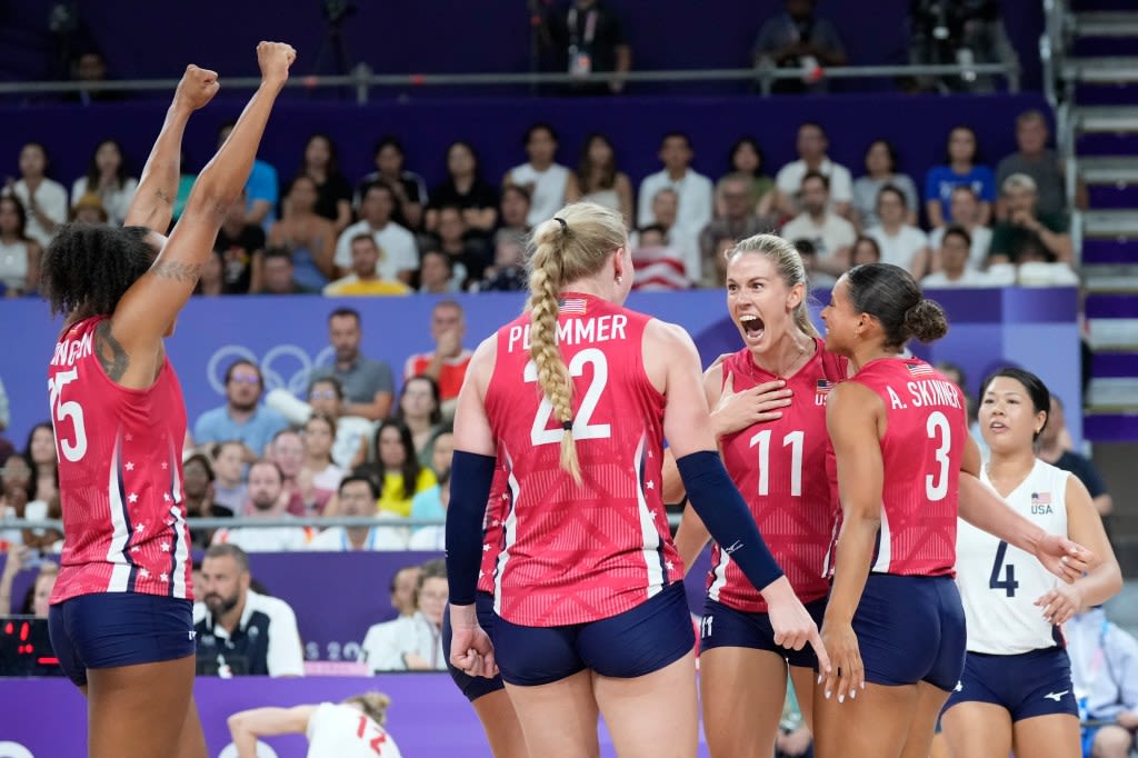 US women’s volleyball team advances to Olympic semifinal with straight-set win against Poland