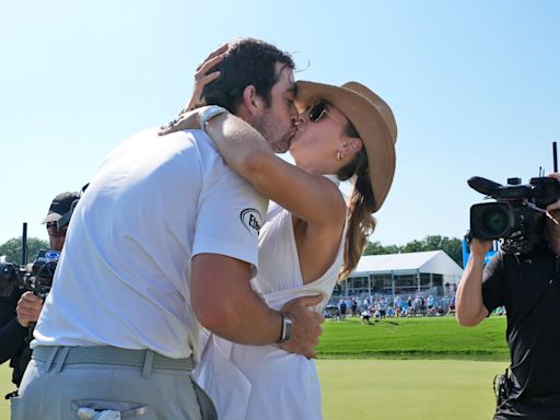 Davis Riley gets 1st individual PGA Tour win by 5 at Colonial in final group with Scheffler