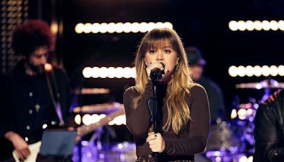 Fans Say Kelly Clarkson is 'Unreal' in Recent Kellyoke Cover: 'What a Pure Talent'