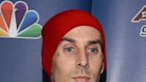 Travis Barker ha perdido el miedo a volar gracias a Kourtney Kardashian