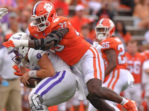 Falcons trade up, draft Clemson DL Ruke Orhorhoro in 2nd round