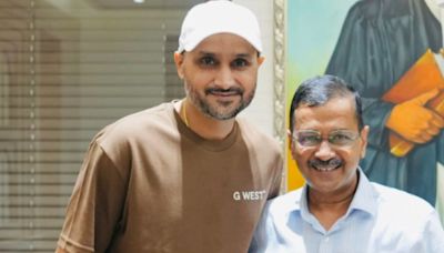 'Called On My Leader Arvind Kejriwal Today': AAP RS MP Harbhajan Singh Meets Former Delhi CM, Netizens Call Them 'Masters...