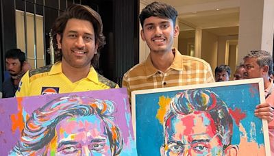 MS Dhoni Makes A Fan's Day By Signing His Hand-Made Portraits. Video Goes Viral | Cricket News