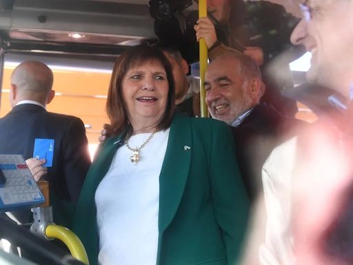 Video: Patricia Bullrich quiso viajar en colectivo, pero no tenía saldo en la SUBE