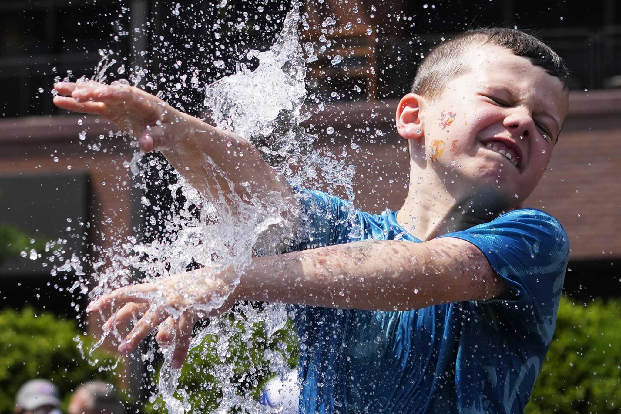 Severe weather forecast around US with high Southwest temperatures, Gulf rain and Rockies snow