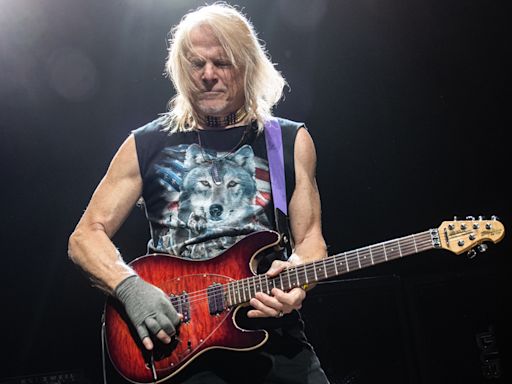 Steve Morse left the music industry and became a pilot – before Lynyrd Skynyrd reignited his passion for playing guitar