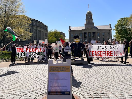 Live updates: Students in Iowa City, University of Iowa lead protests supporting Palestinians