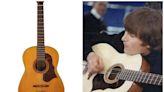 Guitarra perdida de John Lennon es subastada en suma millonaria y bate el récord Beatle - La Tercera