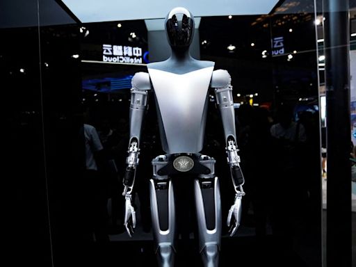 Tesla to have humanoid robots for internal use next year, Musk says