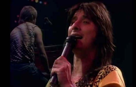 Journey Fan Scammed Out Of Over $120,000 By Steve Perry Imposter