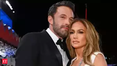 Jennifer Lopez celebrates song "Cambia El Paso" amid divorce rumors with Ben Affleck