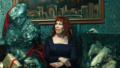 Catherine O'Hara Wore a "Bus Load of Red Wigs" for Beetlejuice Beetlejuice