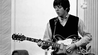 Paul McCartney soñaba con ser el guitarrista principal de The Beatles, hasta que sufrió este vergonzoso momento