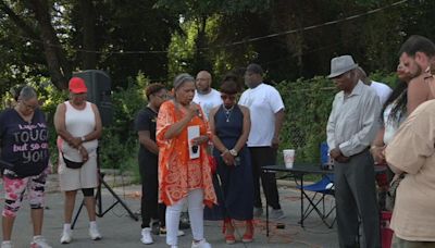 Prayer vigil led in Louisville's west end to condemn violence