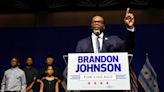 El progresista Brandon Johnson, elegido alcalde de Chicago