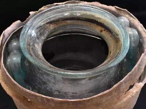 Vinho mais antigo do mundo é encontrado dentro de tumba romana