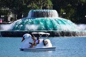 Heat, traffic & safety top of mind as crowds gather for Lake Eola’s holiday celebration