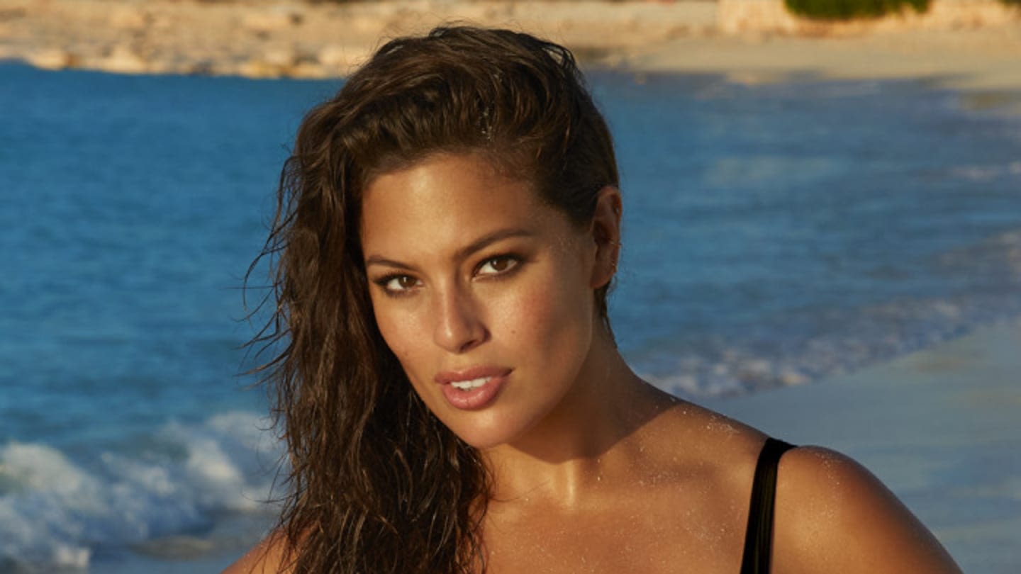 4 Astonishing SI Swim Photos of Ashley Graham in Turks and Caicos