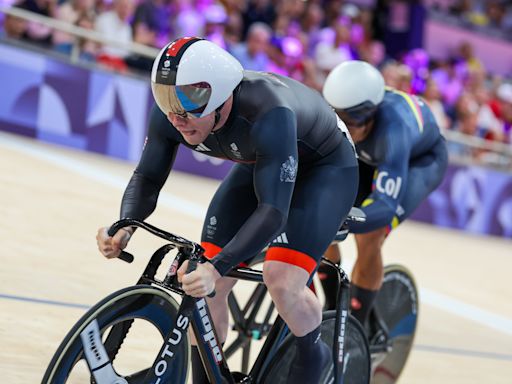 Carlin seals chance to go for individual sprint gold