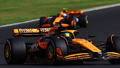 Piastri gana su primera carrera en la F1 con polémico doblete de McLaren