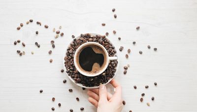 Da energia à vontade de ir ao banheiro: o que uma xícara de café faz dentro do seu corpo minuto a minuto