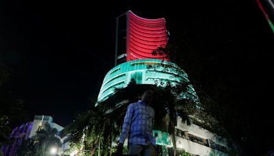 Indian shares end muted on caution ahead of earnings