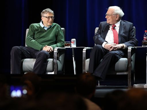 Bill Gates's visits to Warren Buffett were an escape from a jam-packed schedule, new book says