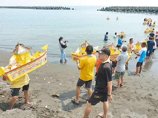 屏東 東隆宮總普 放水燈引孤魂飽餐 - 地方新聞