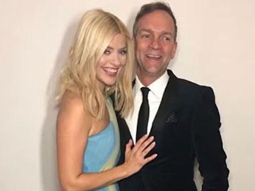 Holly Willoughby 'torn' over time apart from husband as she leaves UK