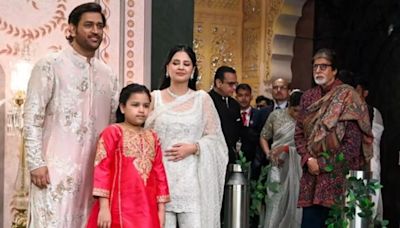 Amitabh Bachchan Patiently Waits As MS Dhoni And His Family Poses For Paps At Anant-Radhika's Shubh Aashirwad