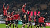 Loftus-Cheek guía al Milan a victoria ante Rennes en Liga Europa; Lukaku rescata empate para Roma