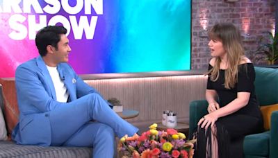 Kelly Clarkson has to walk away from Henry Golding after unintentionally making dirty meat joke to him