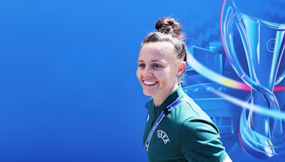 "Tengo el mejor asiento del estadio", dice Rebecca Welch, árbitra de la final de la Women's Champions League | UEFA Women's Champions League