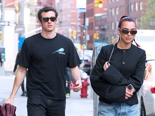 El look básico de Dua Lipa para una cita romántica con su novio, el actor Callum Turner, en Nueva York