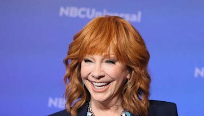 Fans Say They "Cannot Wait" After Reba McEntire Shares Photos of 'Happy's Place' Cast