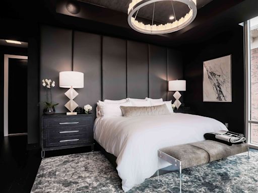 32 Classic Black and White Bedroom Ideas You'll Want to Copy