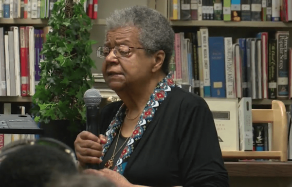 Central High School and Little Rock Nine member watch unveiling of Daisy Bates statue in Washington D.C.